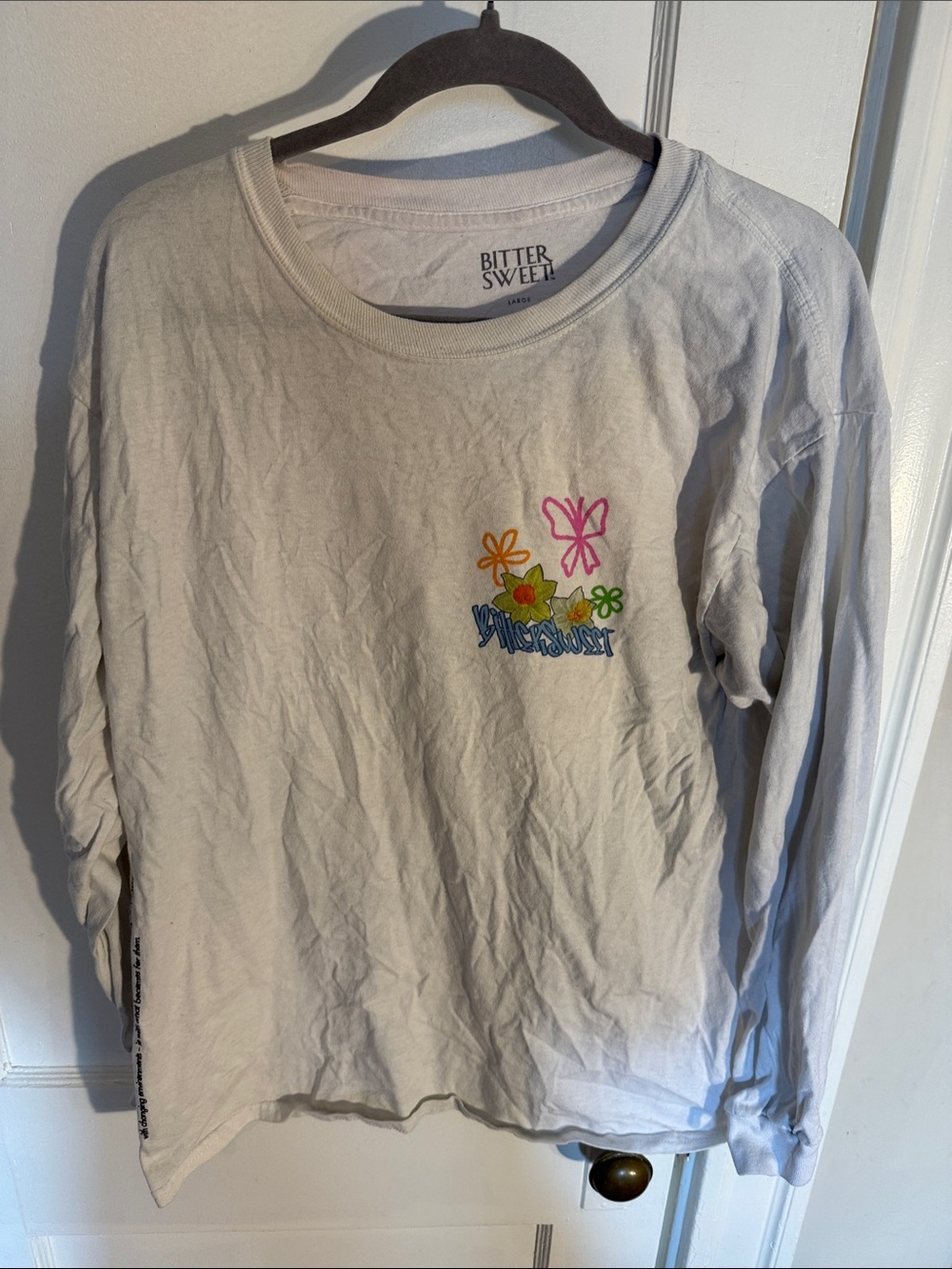 Men’s Long Sleeve Tee in Light Gray with Floral Embroideryu